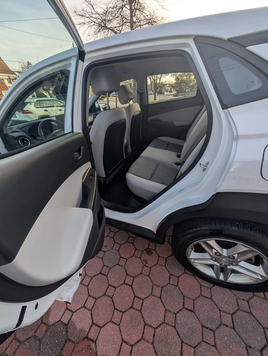 2023 Hyundai Kona - Image 3 of 18