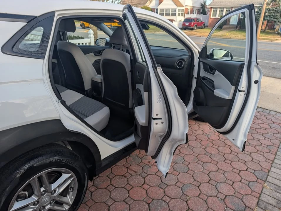 2023 Hyundai Kona - Image 14 of 18