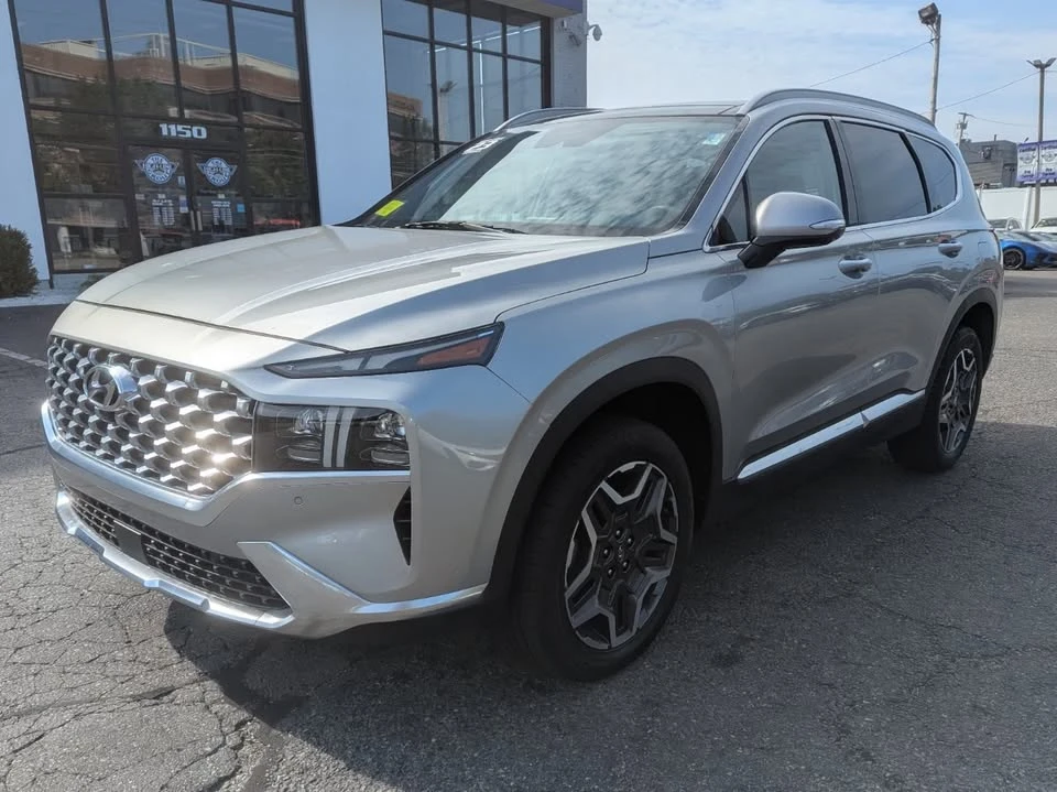 2023 Hyundai Santa Fe - Image 2 of 17