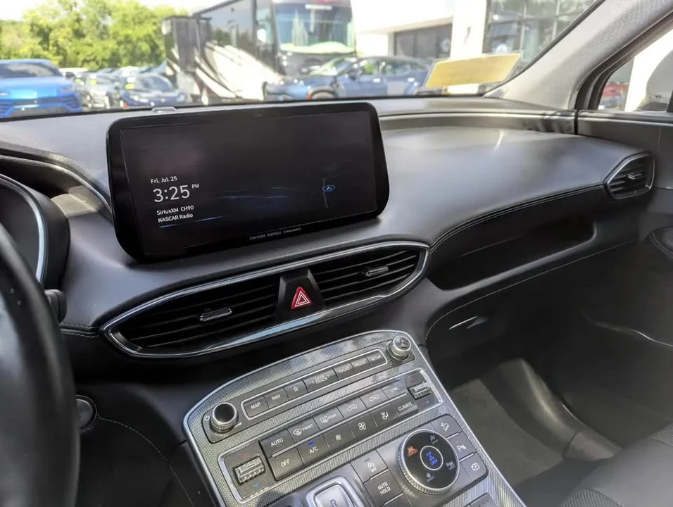 2023 Hyundai Santa Fe - Image 12 of 17
