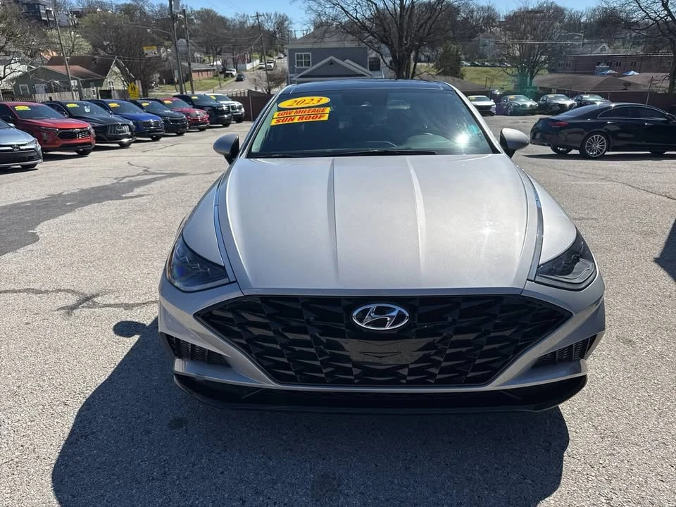 2023 Hyundai Sonata - Image 2 of 18