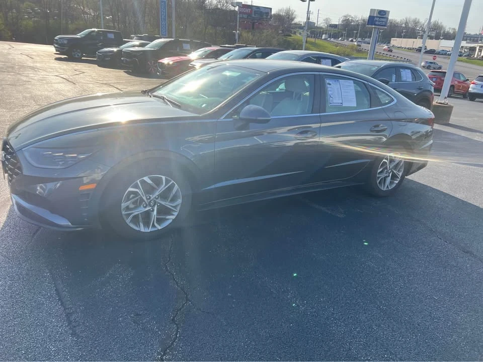 2023 Hyundai Sonata - Image 2 of 13