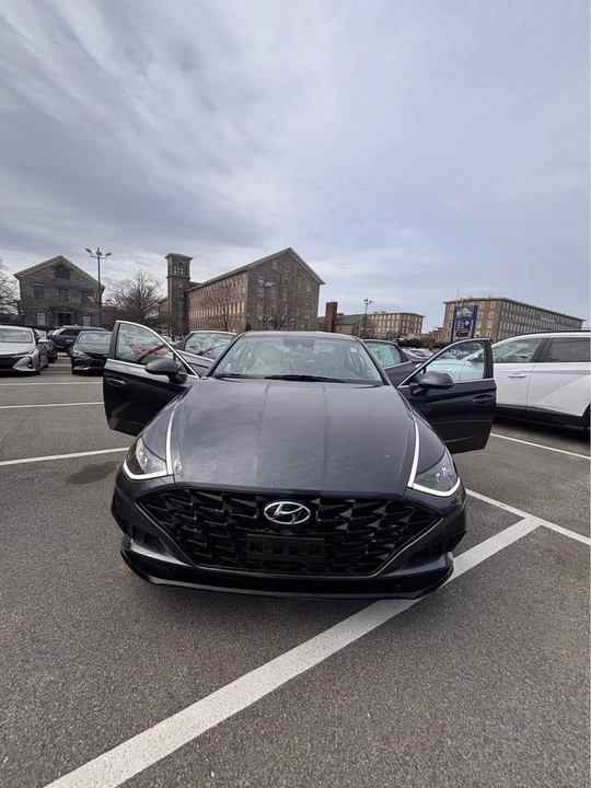 2023 Hyundai Sonata - Image 2 of 17