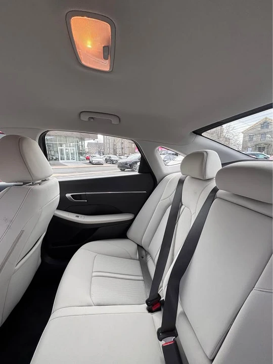 2023 Hyundai Sonata - Image 10 of 17
