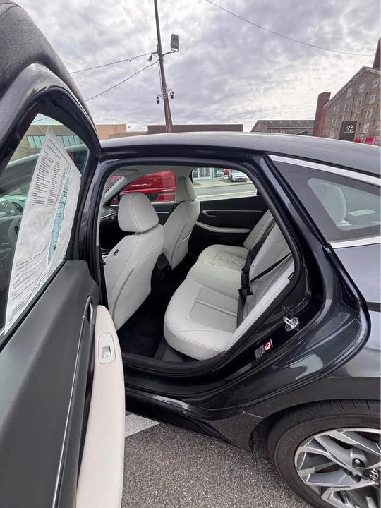 2023 Hyundai Sonata - Image 13 of 17