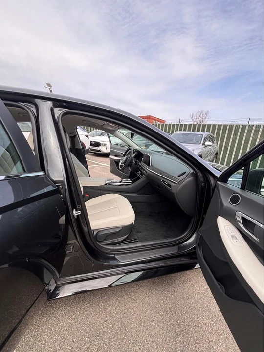 2023 Hyundai Sonata - Image 9 of 17