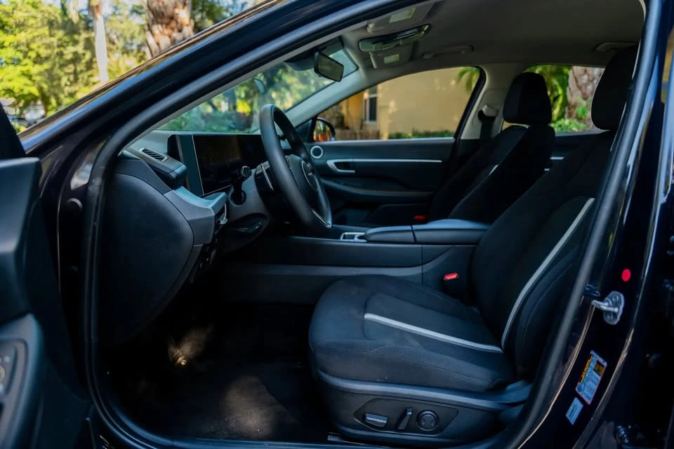 2023 Hyundai Sonata - Image 9 of 15