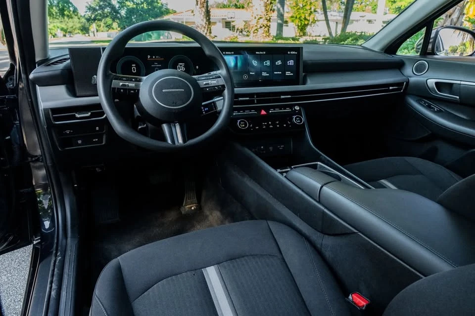 2023 Hyundai Sonata - Image 8 of 15