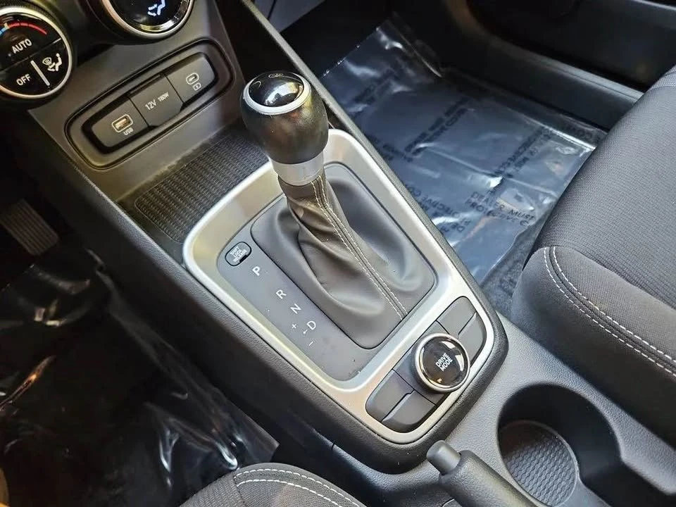 2023 Hyundai Venue - Image 13 of 15