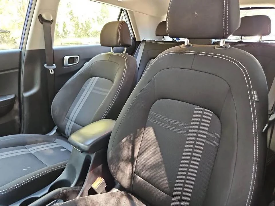 2023 Hyundai Venue - Image 9 of 15