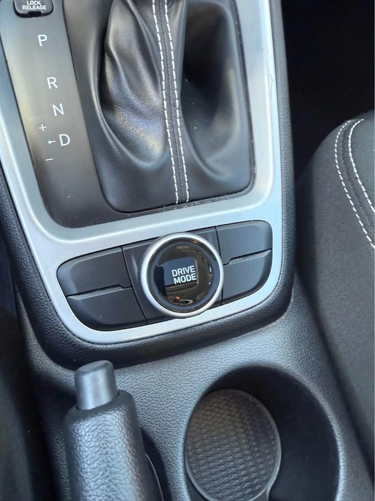 2023 Hyundai Venue - Image 9 of 11
