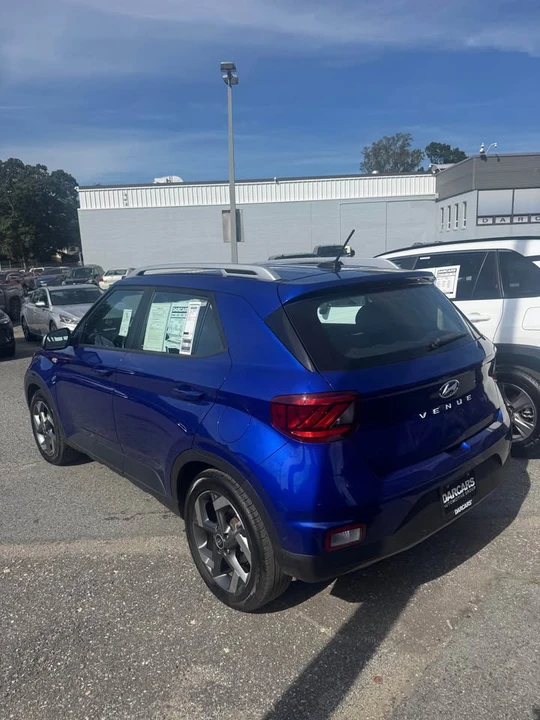 2023 Hyundai Venue - Image 4 of 8