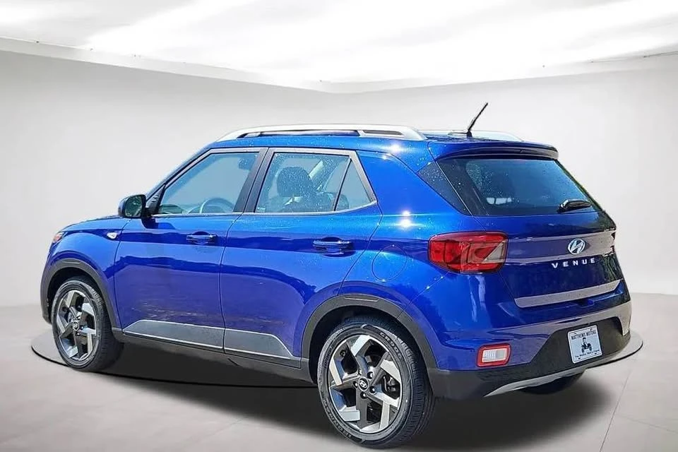 2023 Hyundai Venue - Image 4 of 15