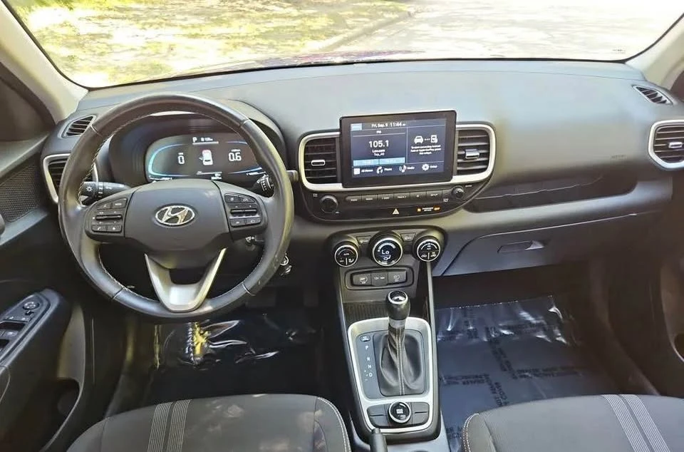 2023 Hyundai Venue - Image 11 of 15
