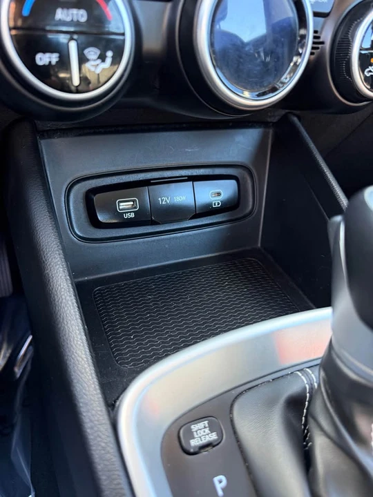 2023 Hyundai Venue - Image 10 of 11