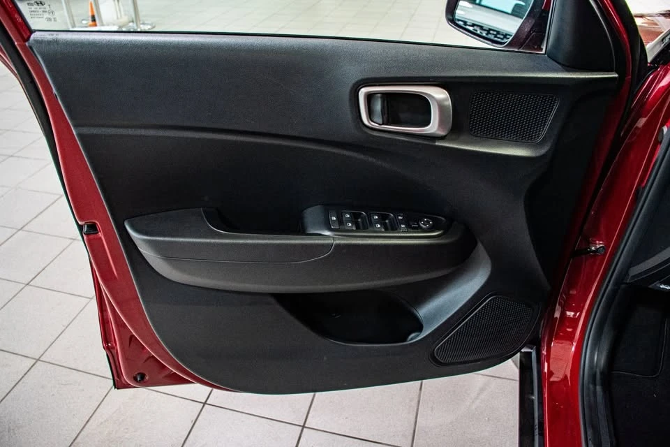 2023 Hyundai Venue - Image 16 of 20