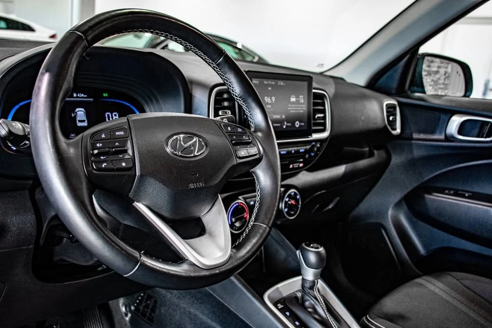 2023 Hyundai Venue - Image 16 of 20