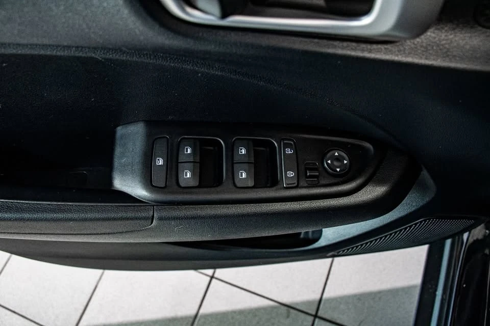 2023 Hyundai Venue - Image 18 of 20