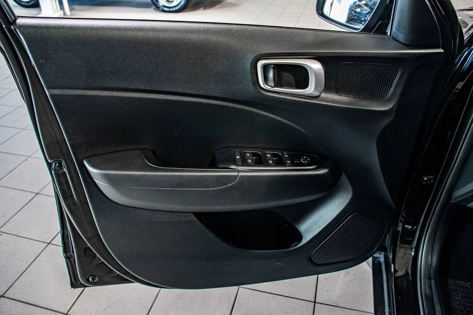 2023 Hyundai Venue - Image 17 of 20