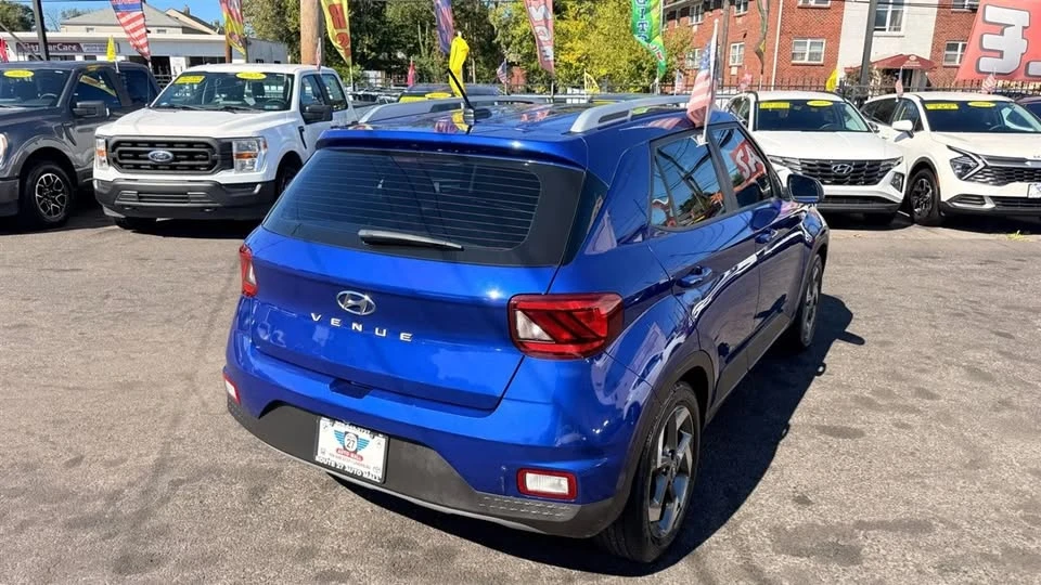 2023 Hyundai Venue - Image 7 of 10