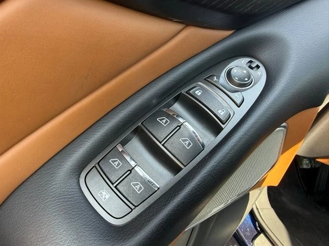 2023 Infiniti - Image 17 of 31