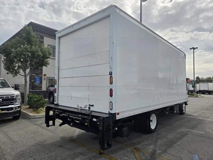 2023 Isuzu Elf - Image 15 of 19