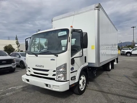2023 Isuzu NRR 20ft Box Truck