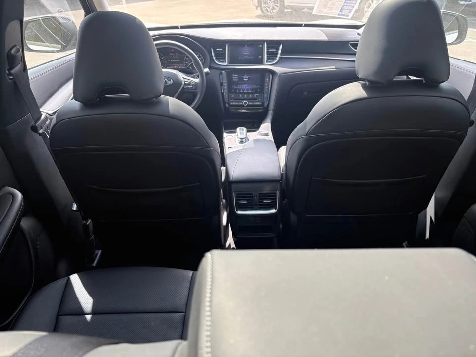 2023 Infiniti - Image 5 of 10