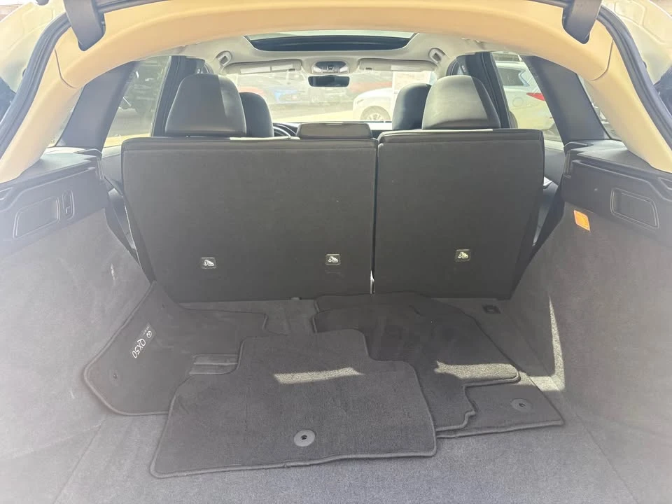 2023 Infiniti - Image 4 of 10