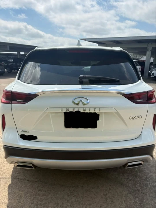 2023 Infiniti - Image 3 of 10