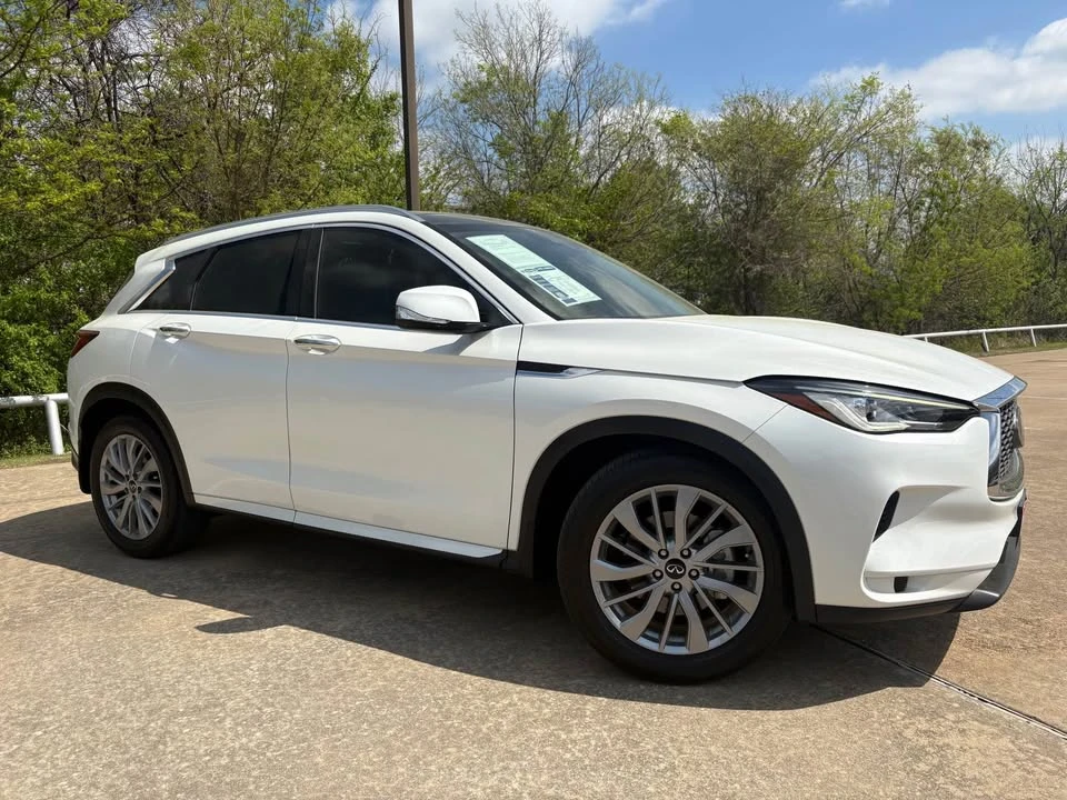 2023 Infiniti - Image 2 of 10