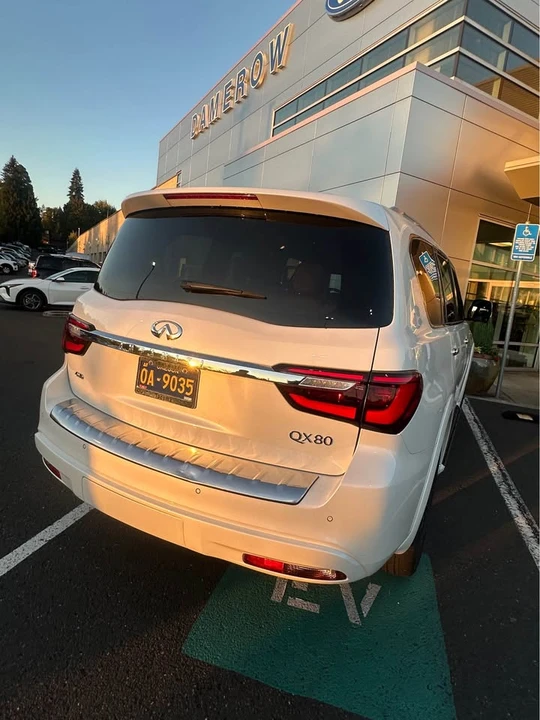 2023 Infiniti QX80 - Image 10 of 11