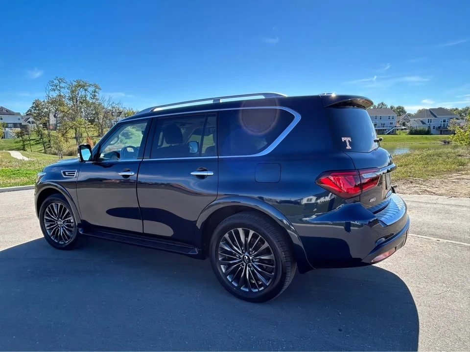 2023 Infiniti QX80 - Image 2 of 9