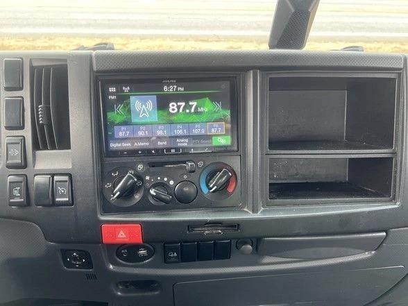 2023 Isuzu Elf - Image 22 of 31