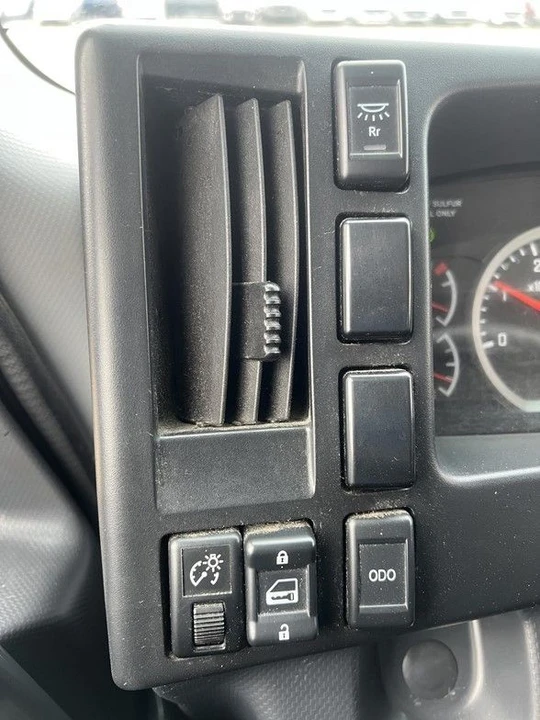 2023 Isuzu - Image 17 of 21
