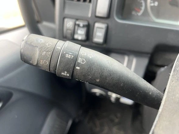 2023 Isuzu Elf - Image 18 of 31