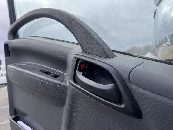 2023 Isuzu - Image 9 of 21