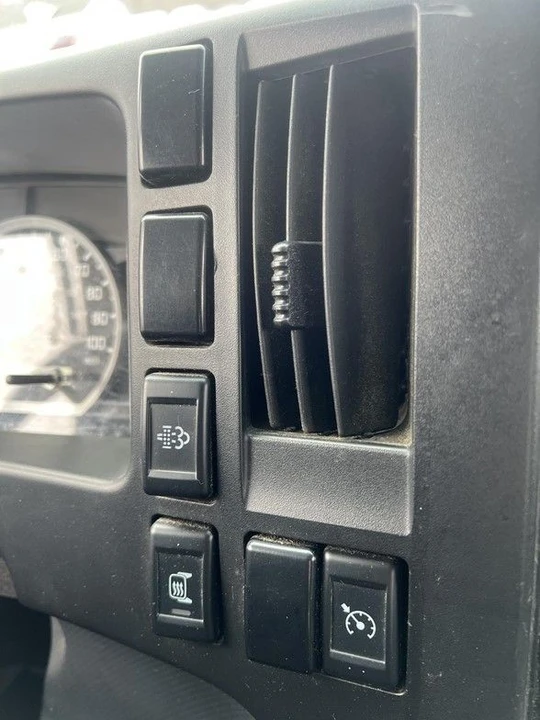 2023 Isuzu - Image 21 of 21