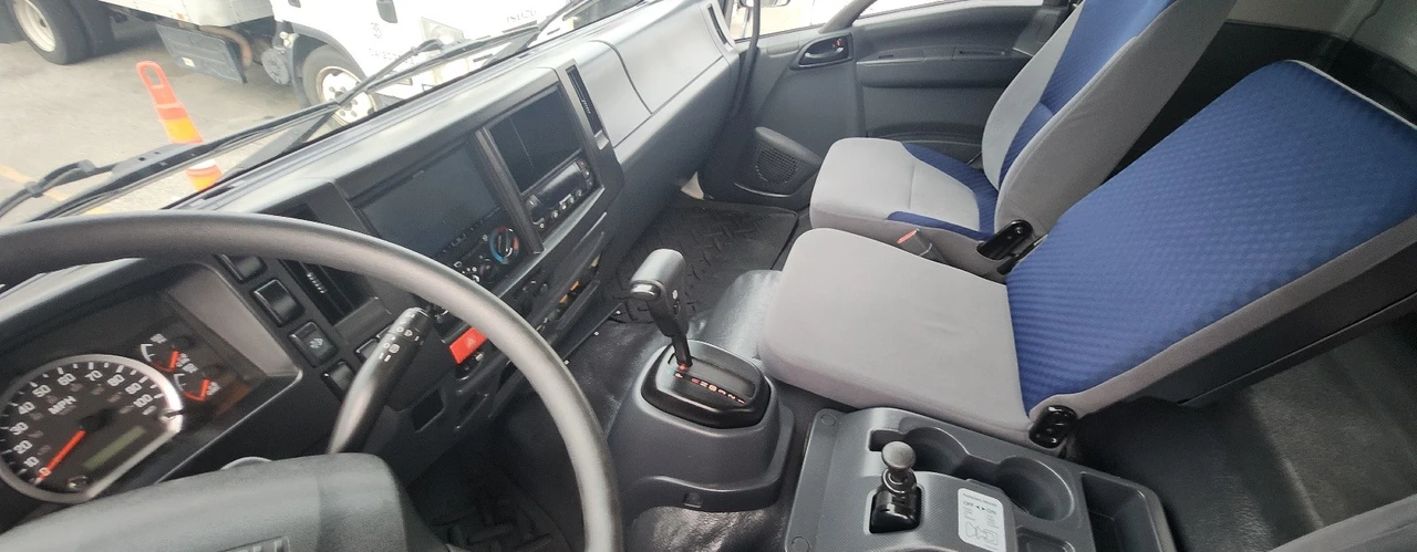 2023 Isuzu Elf - Image 30 of 31