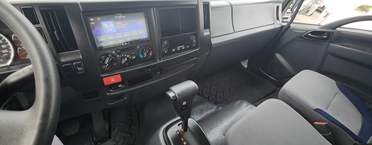 2023 Isuzu Elf - Image 31 of 31