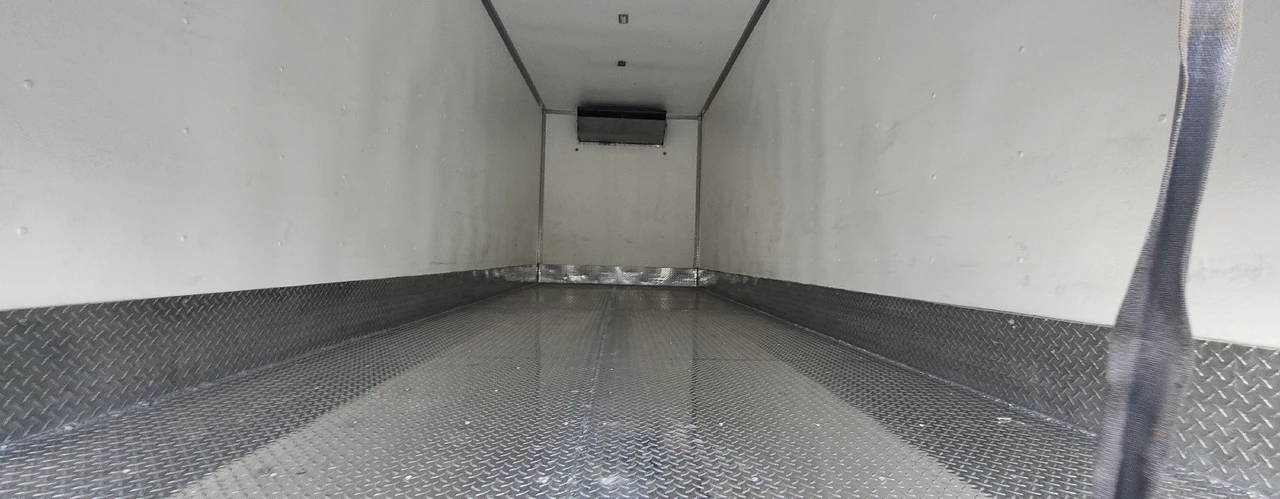 2023 Isuzu Elf - Image 14 of 31