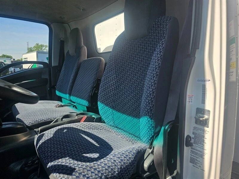 2023 Isuzu Elf - Image 5 of 15