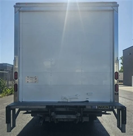 2023 Isuzu Elf - Image 4 of 15