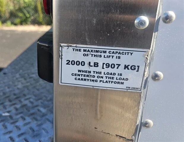 2023 Isuzu Elf - Image 9 of 15