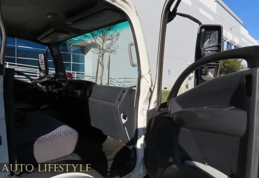 2023 Isuzu Elf - Image 15 of 21
