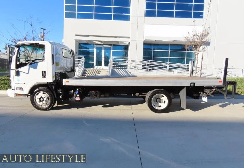 2023 Isuzu Elf - Image 2 of 21