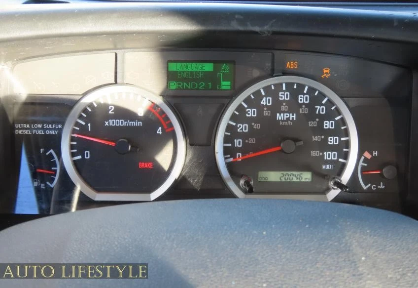 2023 Isuzu Elf - Image 10 of 21