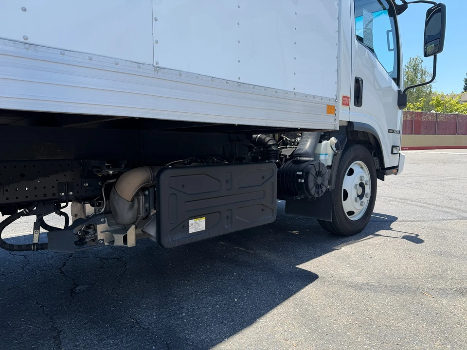 2023 Isuzu Elf - Image 11 of 27