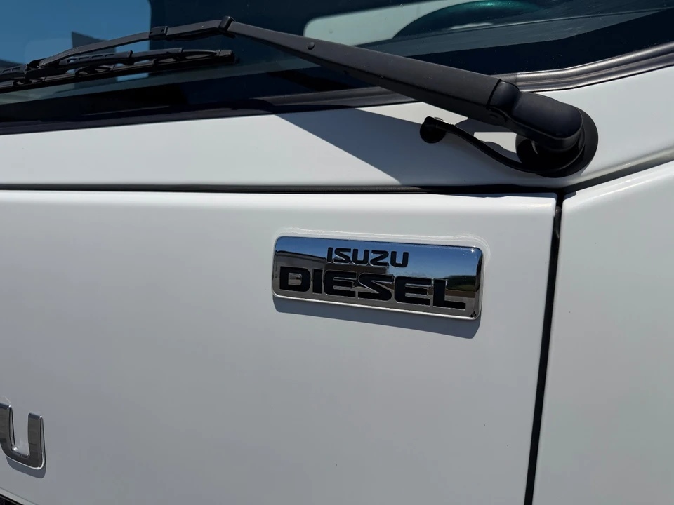 2023 Isuzu Elf - Image 16 of 27