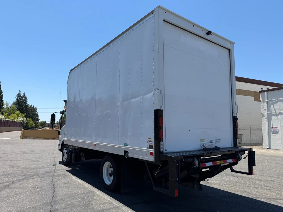 2023 Isuzu Elf - Image 6 of 27